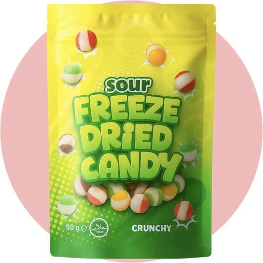 Freeze Dried Candy Sour in gelber Verpackung mit bunten sauren Kugeln