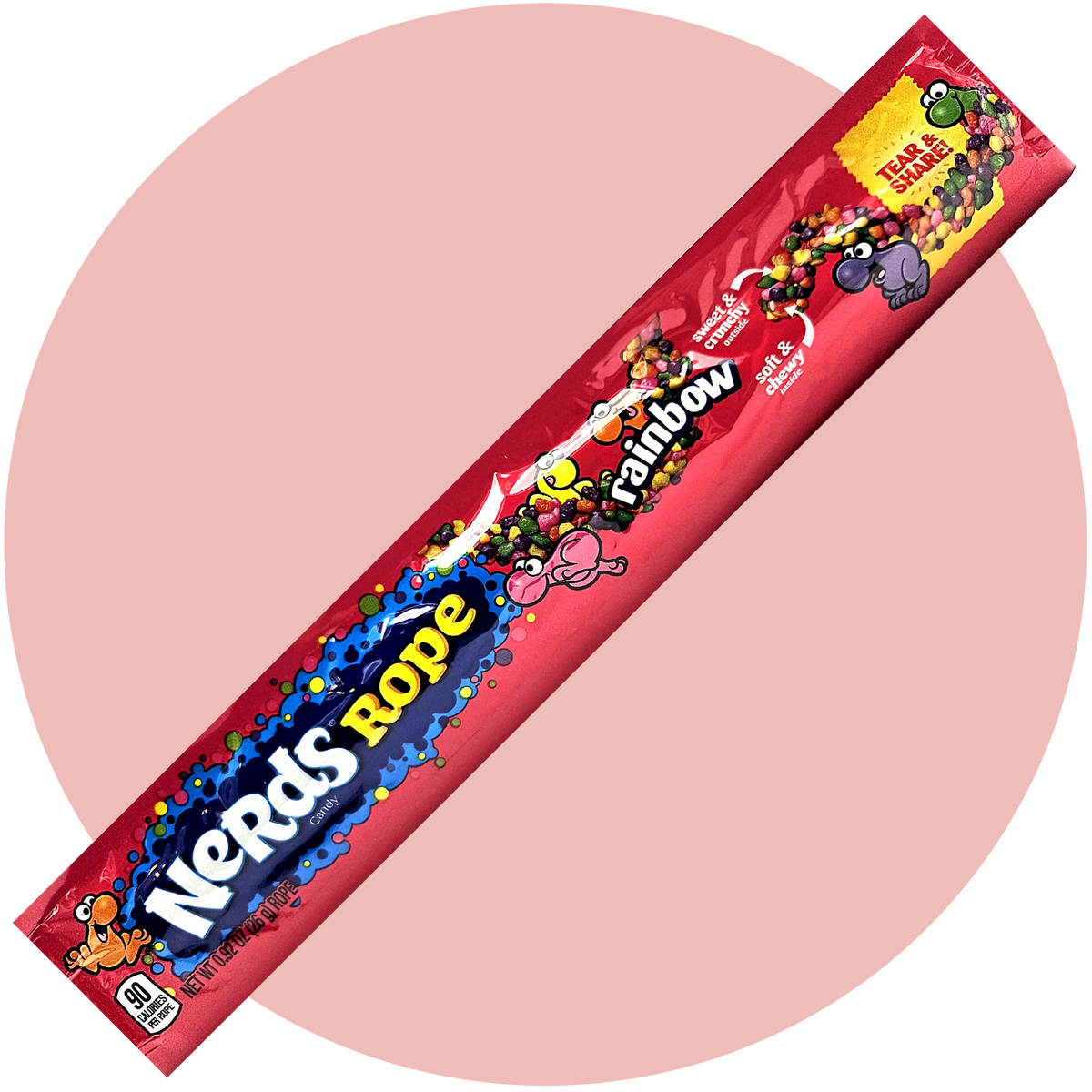 Nerds Rope Rainbow – Bunte Kaubonbon-Schnur mit fruchtigen Nerds in Regenbogenfarben in roter Verpackung
